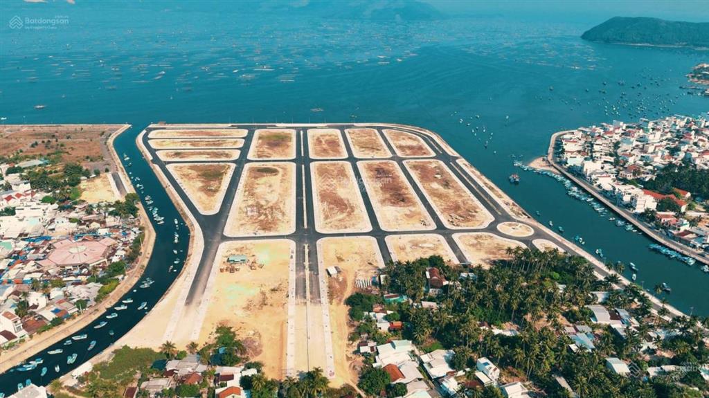 Nhà ở chia lô 1 tầng ven biển cách biển 300m, nhiều tiện nghi cho hộ gia đình ở và kinh doanh