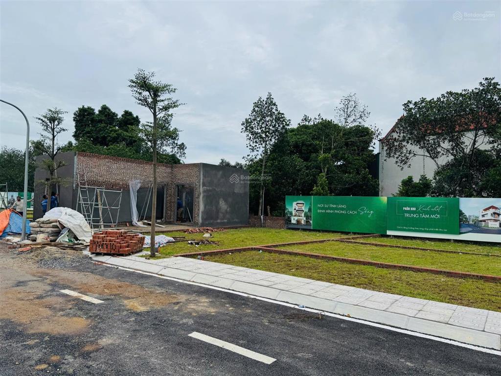 Bán đất sẵn cả nhà diện tích 100m2 giá 3tỷ thiết kế 2n1k, bếp riêng có sân vườn đỗ xe tận cửa