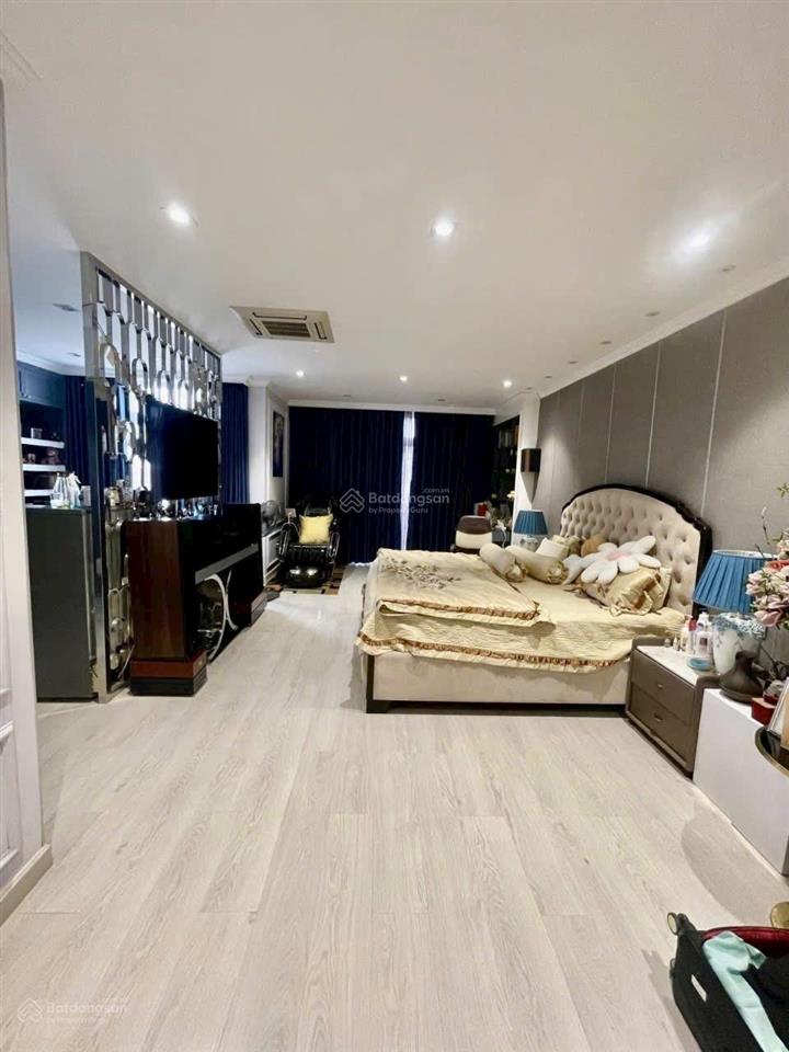 Biệt thự phú nhuận  7 tầng, thang máy có hầm  đường 12m  hồ văn huê  124m2 ngang 7,1m  39,99tỷ