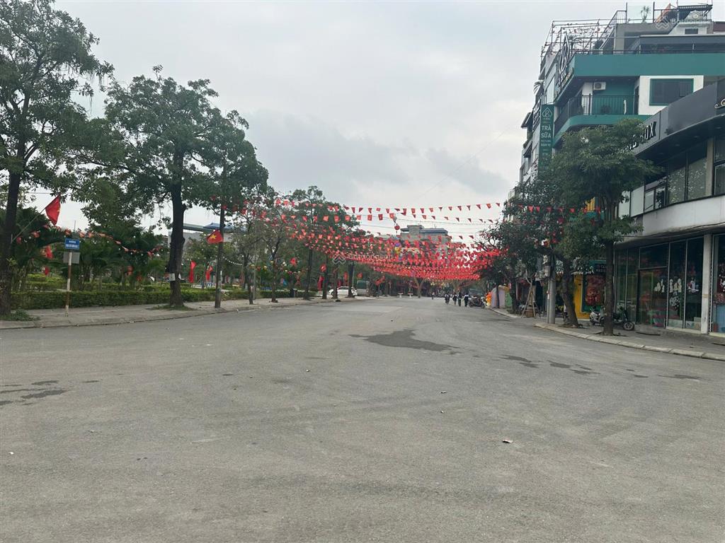 Cc cần bán lô đất 110m2, mặt tiền 6m, vị trí đẹp trung tâm ttvân đình ứng hòa, sổ đỏ cầm tay