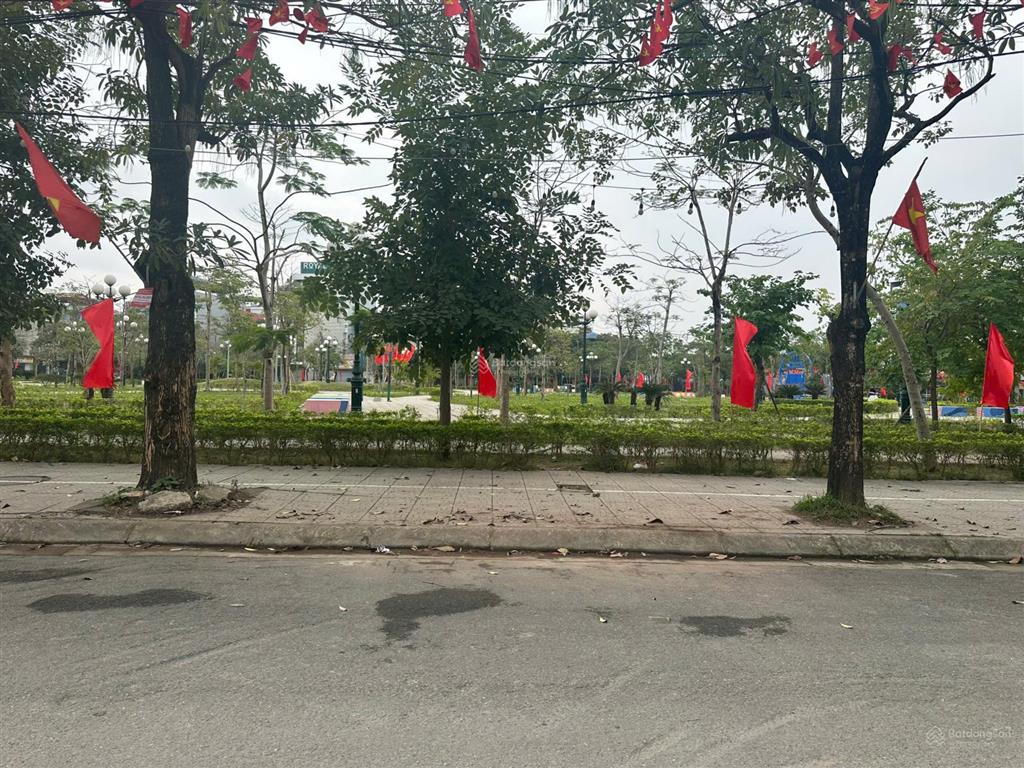 Cc cần bán lô đất 110m2, mặt tiền 6m, vị trí đẹp trung tâm ttvân đình ứng hòa, sổ đỏ cầm tay
