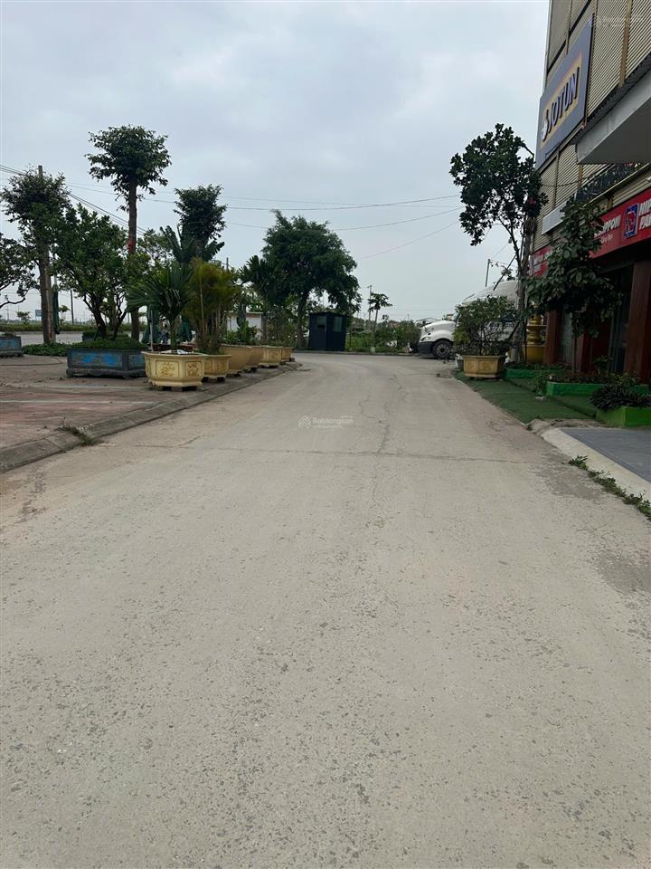 Bán đất dịch vụ bờ vải thị trấn kim bài thanh oai 60m2 mt 5m đường rộng giá tốt.  0916 455 ***