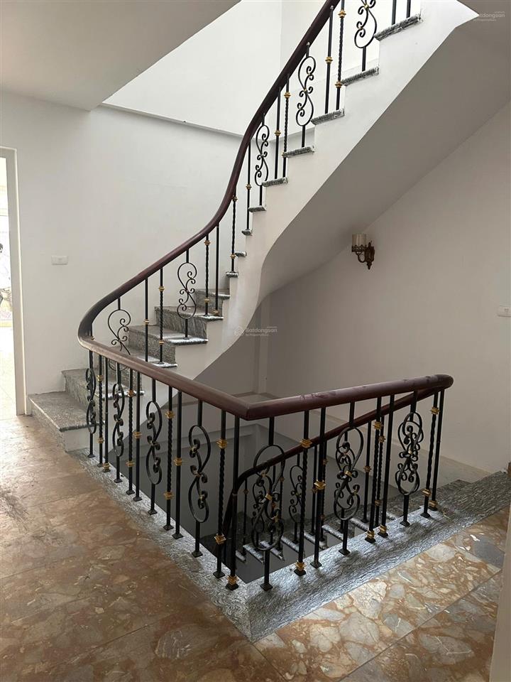 Vip nhà phố đại la hai bà trưng 75m2 5 tầng vỉa hè rộng, kinh doanh đa dạng, nhận diện thương hiệu