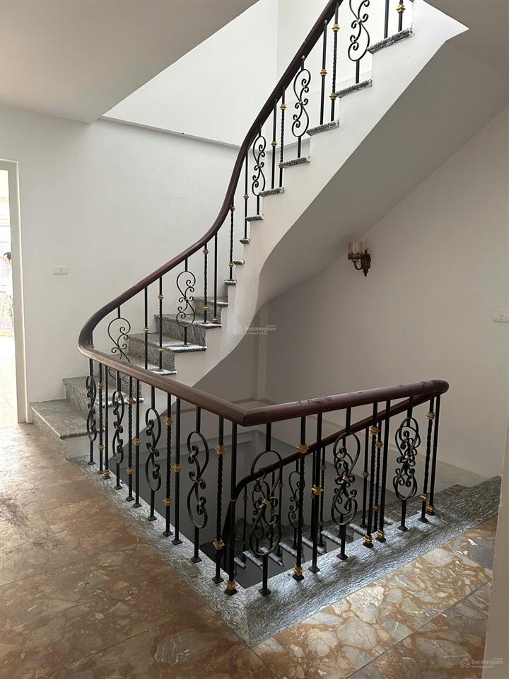 Vip nhà phố đại la hai bà trưng 75m2 5 tầng vỉa hè rộng, kinh doanh đa dạng, nhận diện thương hiệu