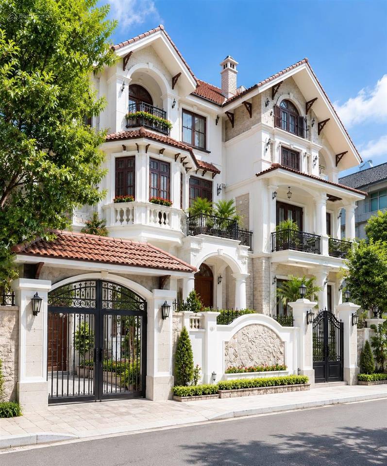Bán biệt thự sân vườn khu mỹ đình 3 mặt thoáng 140m 5 tầng mặt tiền siêu rộng giá chỉ 275tr/m2
