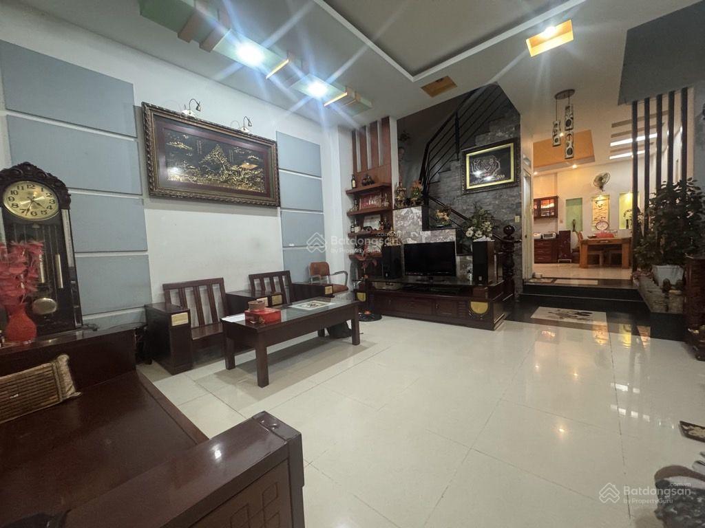 Nhà đẹp, 5.3x16.7m, 11 tỷ, hẻm 5m thông, nguyễn sơn, tân phú.