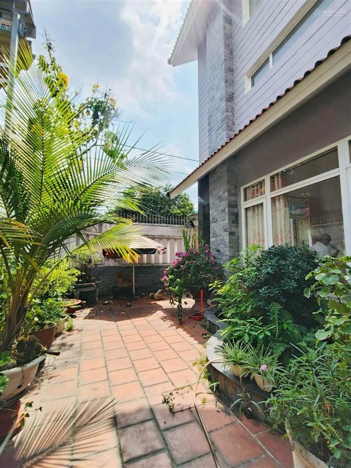 Biệt thự, 13x12m, hẻm 10m thông, lê trọng tấn, tân phú, 18 tỷ.