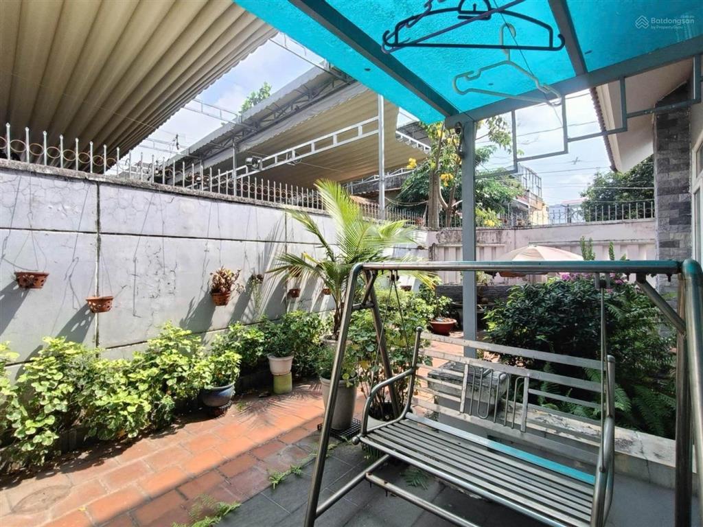 Biệt thự, 13x12m, hẻm 10m thông, lê trọng tấn, tân phú, 18 tỷ.