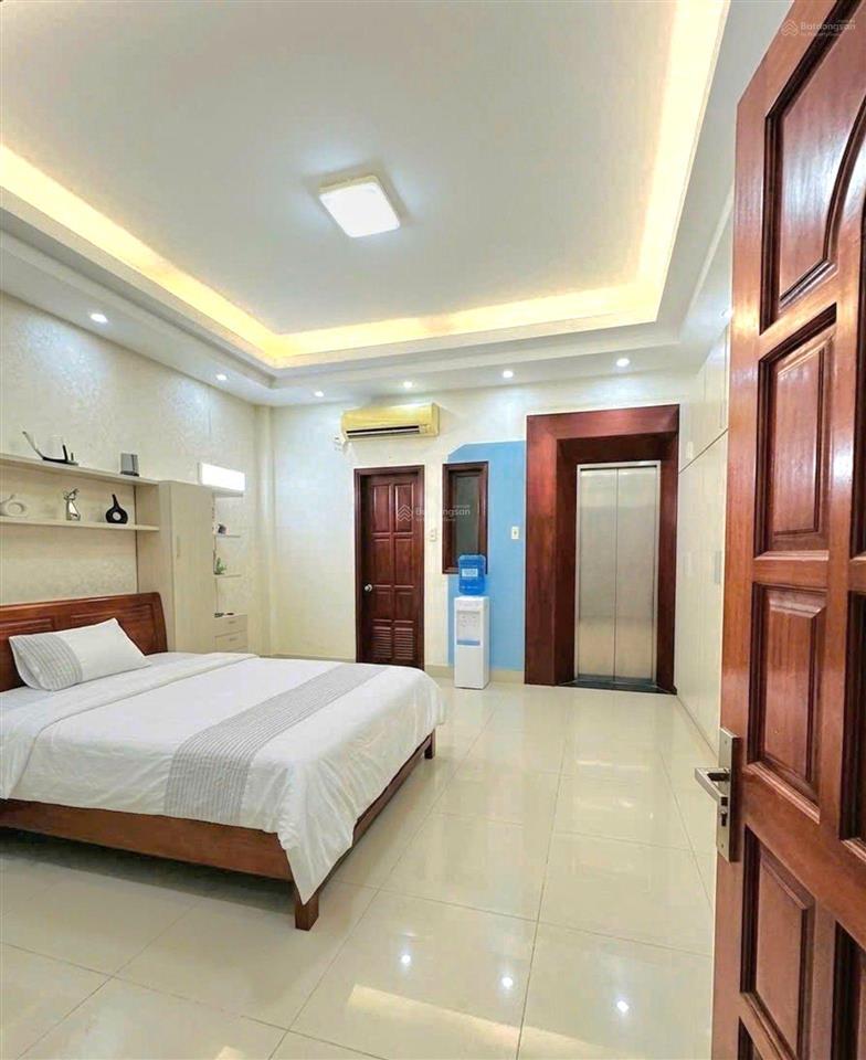 Nhà đẹp, 5x20m, thang máy, hẻm 8m, lê sát, tân phú, 12,x tỷ.