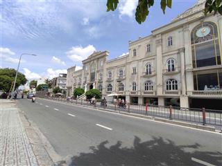 Hẻm 6m sau nhà hàng hương phố, phan văn trị, p7, gò vấp. 140m2. chỉ 14tỷ5 tl.
vị trí đẹp, 50m ra mt