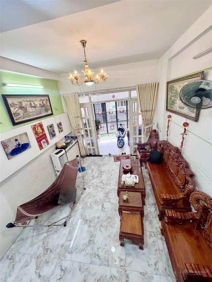 Nhà 3 tầng 101m2. nở hậu. chỉ 8,x tỷ. hxh thông 1/ phạm văn chiêu, p14, gò vấp. gần chợ thạch đà