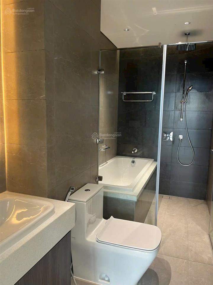 Diamond centery 3pn3wc  ban công dài 6m  view công viên 16ha  giá tốt thị trường 10.5tỷ