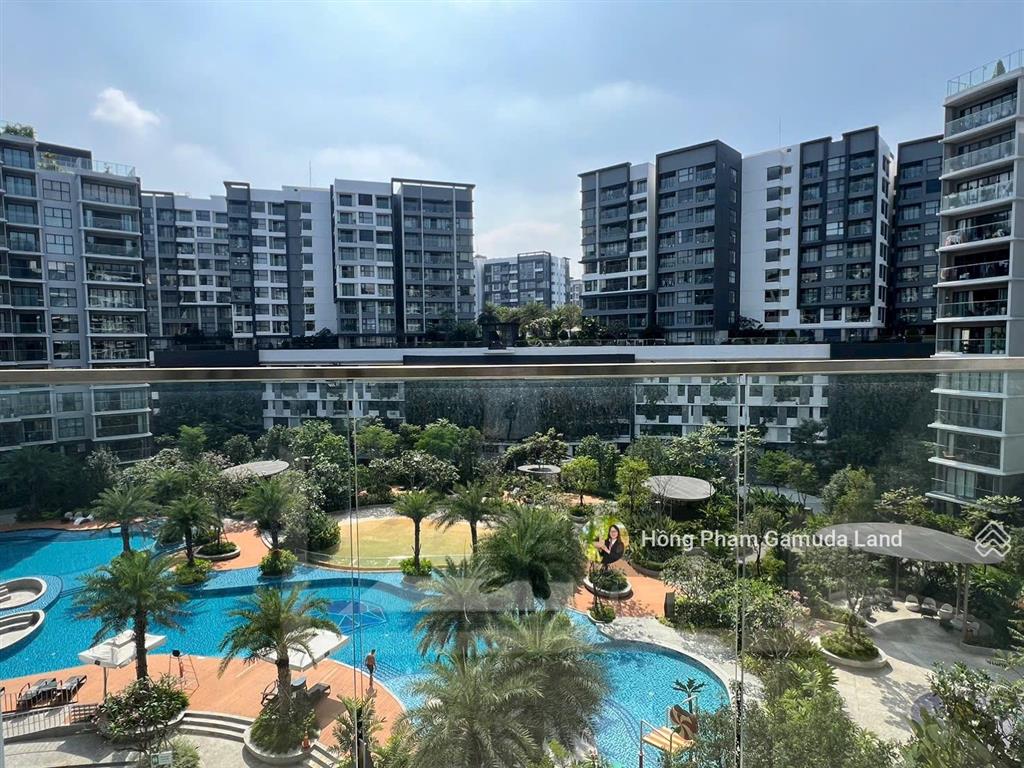 Centery 2 ngủ+, 96m2  block c3, tầng trung vừa tầm view hồ bơi trung tâm  hướng đông nam