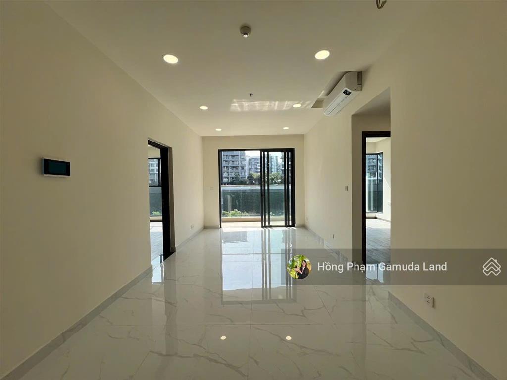 Centery 2 ngủ+, 96m2  block c3, tầng trung vừa tầm view hồ bơi trung tâm  hướng đông nam