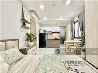 Tòa nhà ccmn đường láng, đống đa  90m2 lô góc 3 thoáng vĩnh viễn  7 tầng 20ph  dt 140tr/tháng