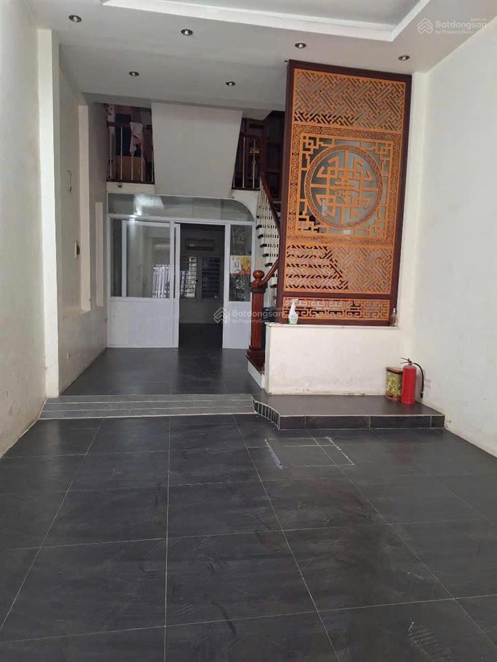 Chính chủ cho thuê nhà nguyên căn hoàng quốc việt, 55m2x5 tầng, 2 mặt thoáng, ngõ ô tô tránh