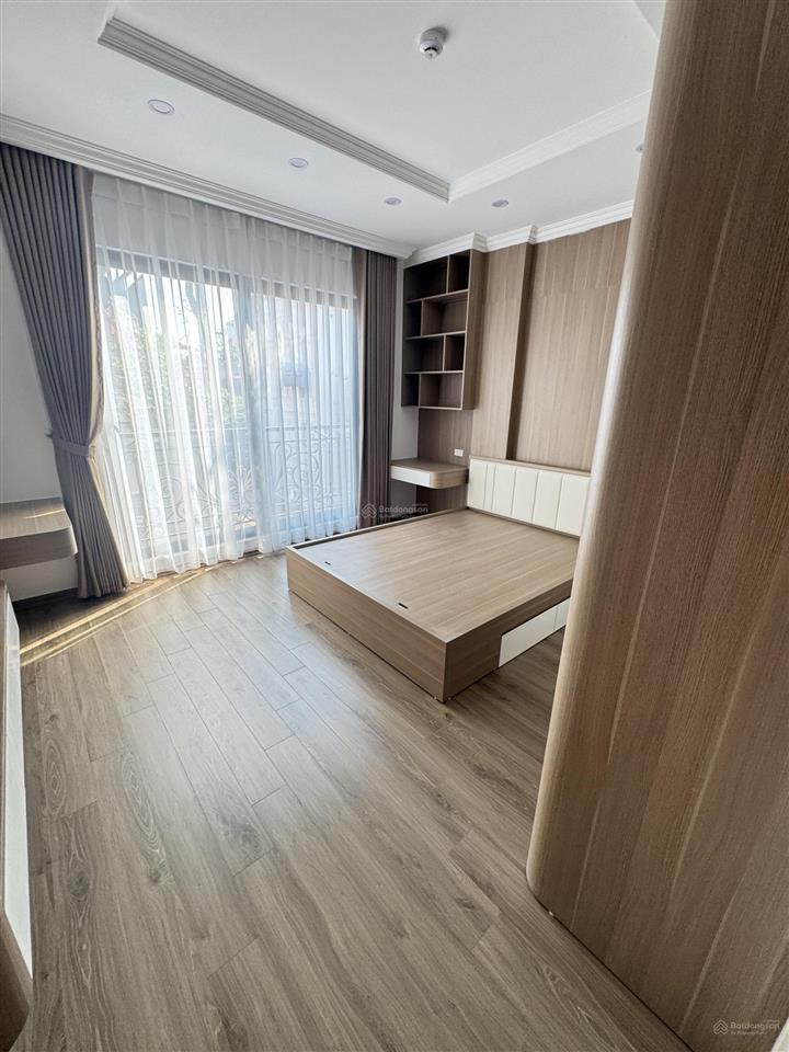 Bán nhà riêng tại 34 hoàng cầu, 20,5 tỷ, 65m2, 6pn, 4wc, hàng hiếm tại chính chủ