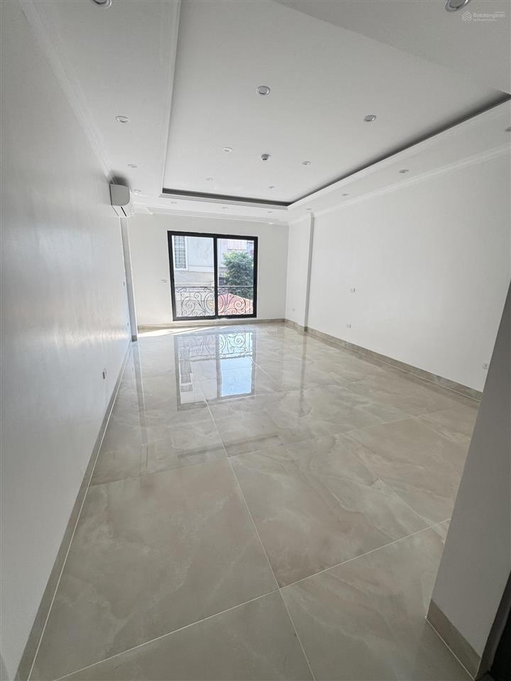 Bán nhà riêng tại 34 hoàng cầu, 20,5 tỷ, 65m2, 6pn, 4wc, hàng hiếm tại chính chủ