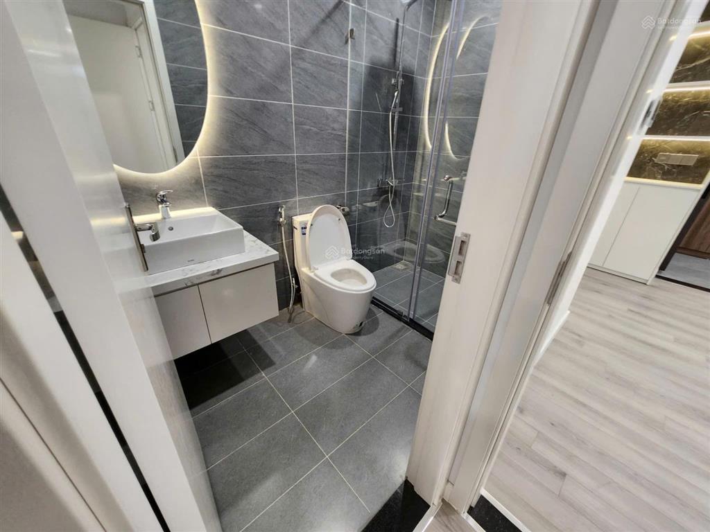 Cho thuê chung cư hà nội center point  27 lê văn lương. 3pn, 2wc. full nội thất. giá 18triệu/th