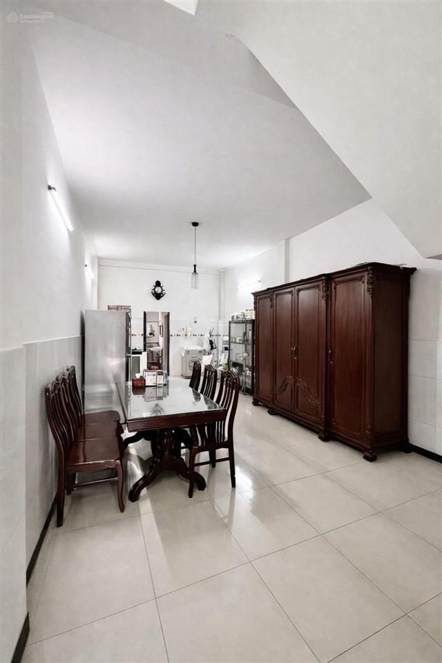 Bán nhà hẻm ôtô thông kênh tân hóa 4x20 80m2 , 2 tầng đúc 3 phòng giá chỉ 6.8 tỷ còn tl