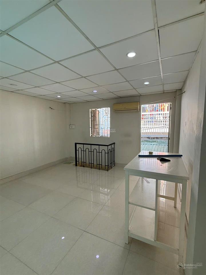 Bán nhà hẻm ôtô ngủ trong nhà tân hương 4x16 , 2 tầng giá chỉ 6.3 tỷ còn tl