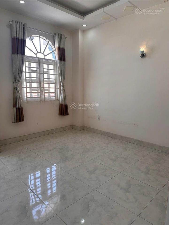 Bán nhà khu vip trần văn ơn 4x11 40m2 trệt lầu đúc nhà còn đẹp giá 4 tỷ xíu