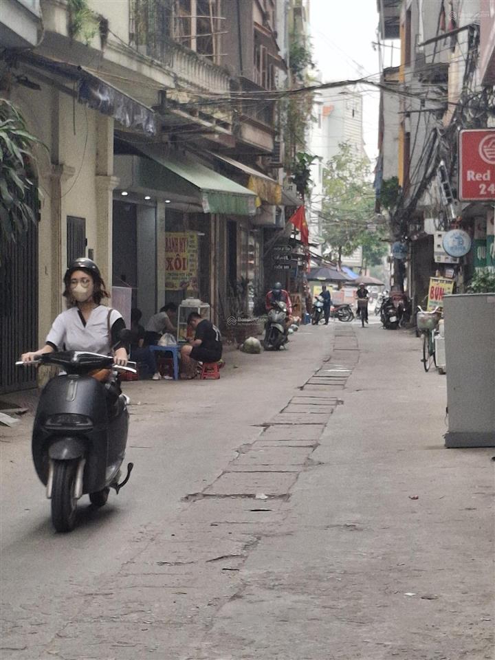 Cần bán gấp lô đất 70m2 đất tại yên xá. ô tô đỗ gần nhà. giá chỉ 9.x tỷ để ở hoặc xây ccmn rất tốt