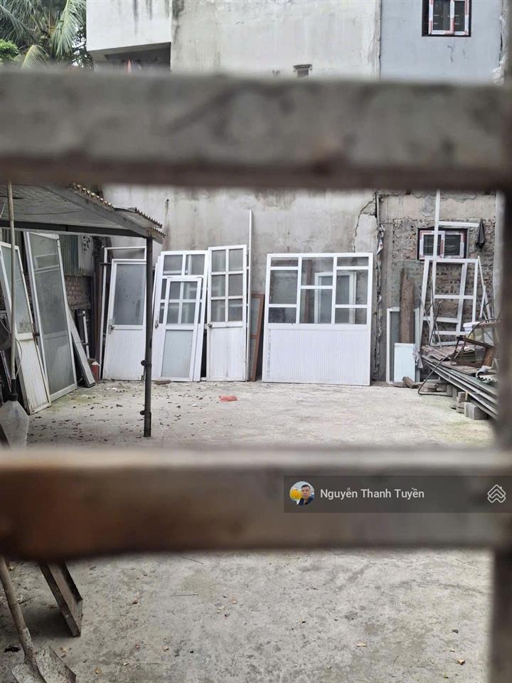 Chính chủ cần bán gấp mảnh đất 70m2 tại yên xá tân triều. giá chỉ 130tr/m ô tô đỗ cách nhà 30m .