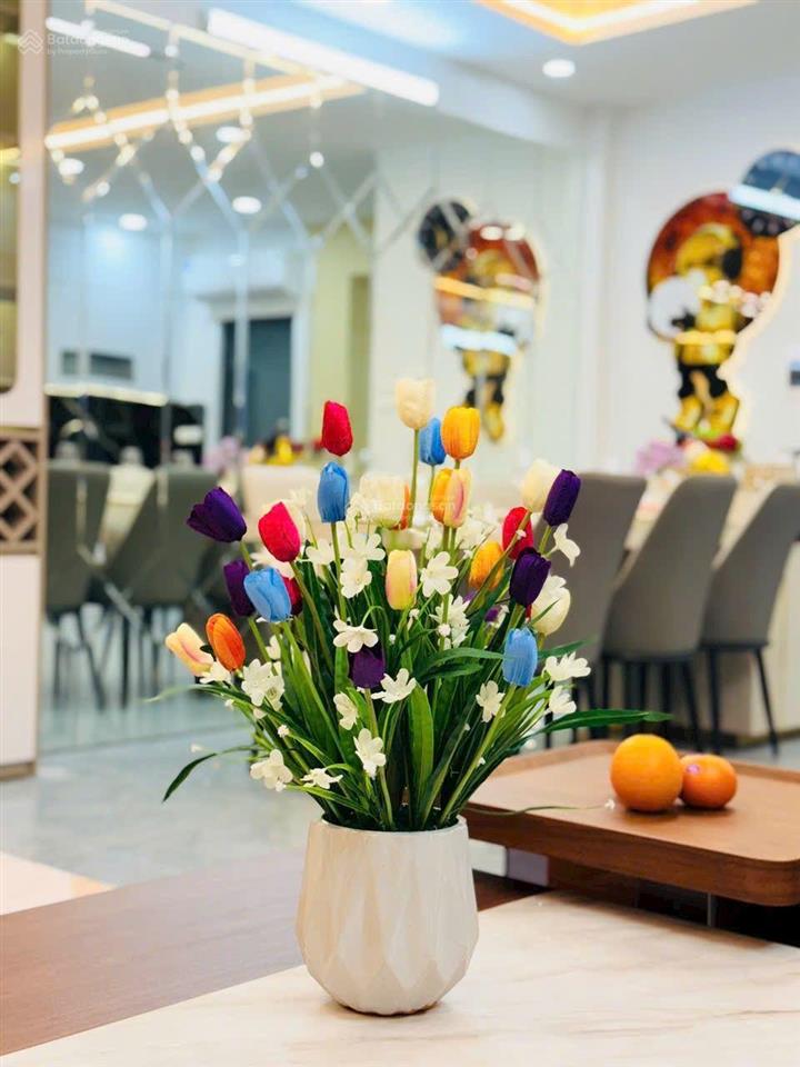 Chỉ 22,x tỷ có ngay căn lk 83m² tại kđt văn khê. nhà đẹp full nội thất thang máy xịn. mt rộng 5m