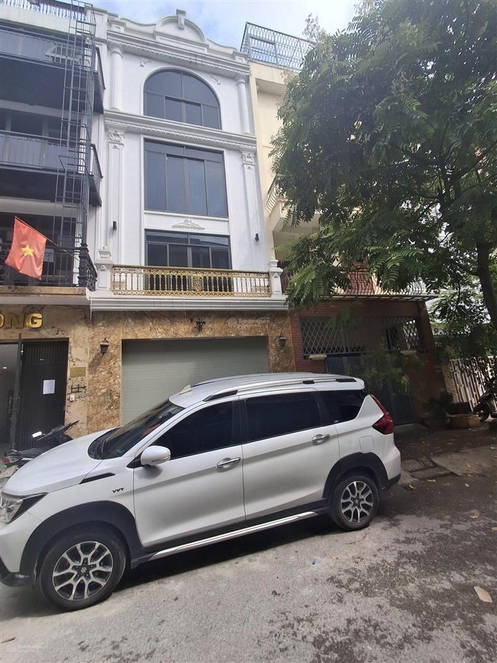 Chỉ 22,x tỷ có ngay căn lk 83m² tại kđt văn khê. nhà đẹp full nội thất thang máy xịn. mt rộng 5m
