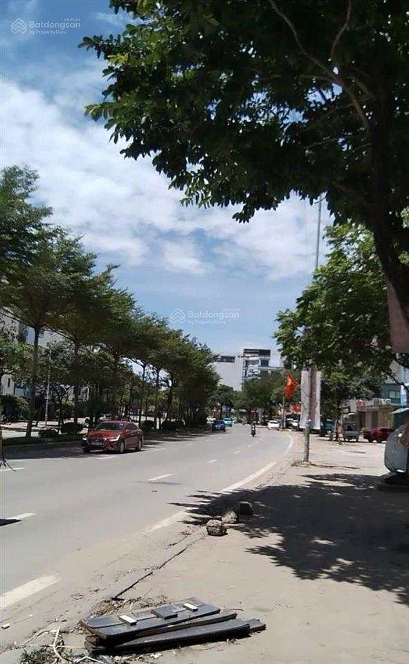 Bán đất mặt đường lê trọng tấn  vỉa hè 10m  hơn 15 tỷ