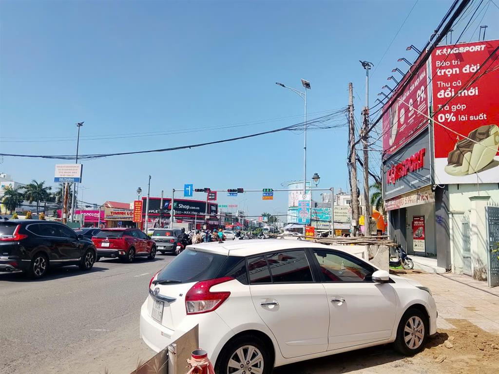 90. Nhà 20 triệu mặt tiền đường 3/2 thuận tiện kinh doanh