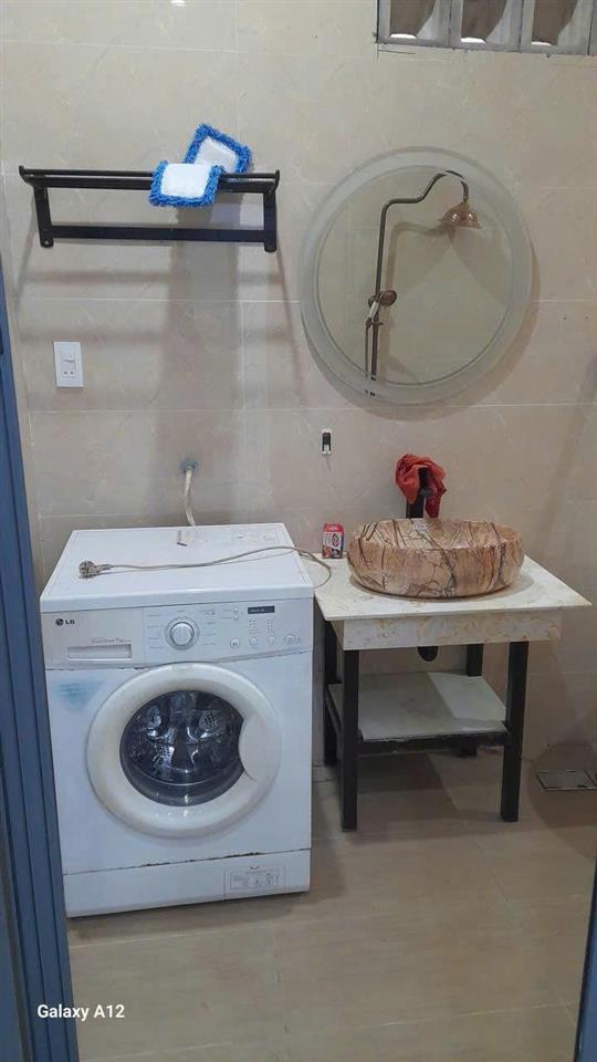 98. Nhà 4,5 triệu 2 phòng ngủ full nội thất cách chợ Bà Bộ 1,5 km