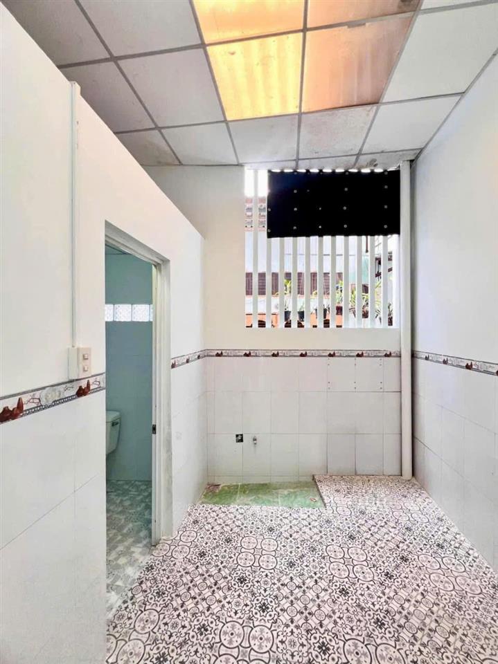 20. Nhà 2 phòng ngủ hẻm 127 Võ Văn Kiệt – Giá chỉ 5 triệu