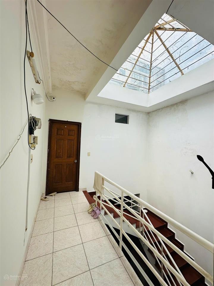 Ngay đh văn lang  dương quảng hàm  hxh thông sát mặt tiền  122m2 ( 4 x 30 )  chỉ 13.5 tỷ tl