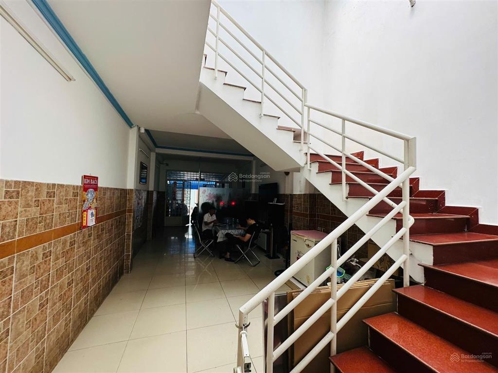 Ngay đh văn lang  dương quảng hàm  hxh thông sát mặt tiền  122m2 ( 4 x 30 )  chỉ 13.5 tỷ tl