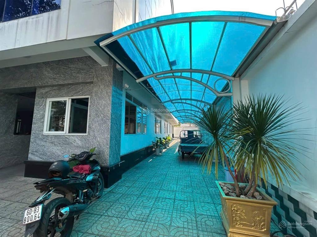 Ngộp cần bán gấp toà nhà góc 2 măt tiền hồ văn cống, 7 tầng thang máy. 22x40, 872m2. giá chỉ 45 tỷ.