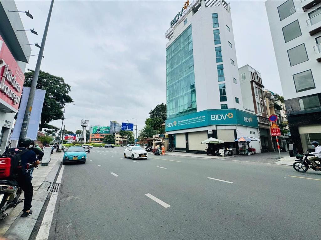 Bán nhà góc 2 mặt tiền nguyễn bỉnh khiêm 8.5x17m hầm 7 tầng giá 205 tỷ về 160 tỷ