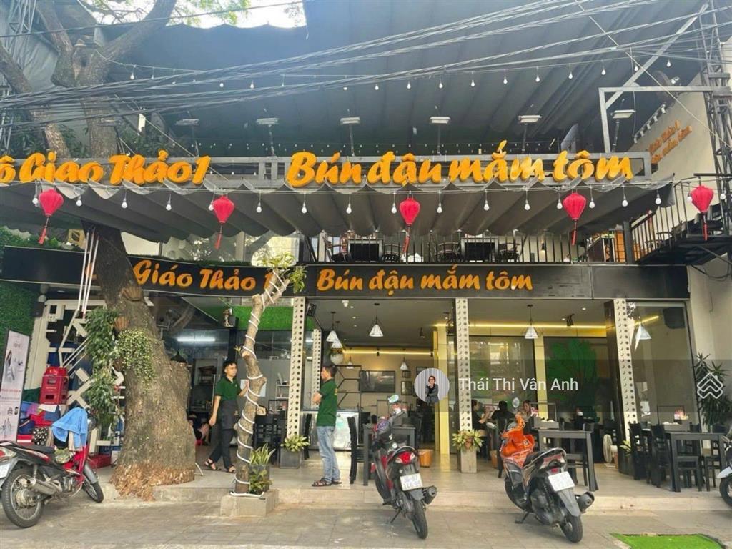 Chính chủ kẹt tiền bán gấp 2 mt phan đăng lưu  20x45m, được xây cao tầng  giá 205 tỷ  hđt 450tr