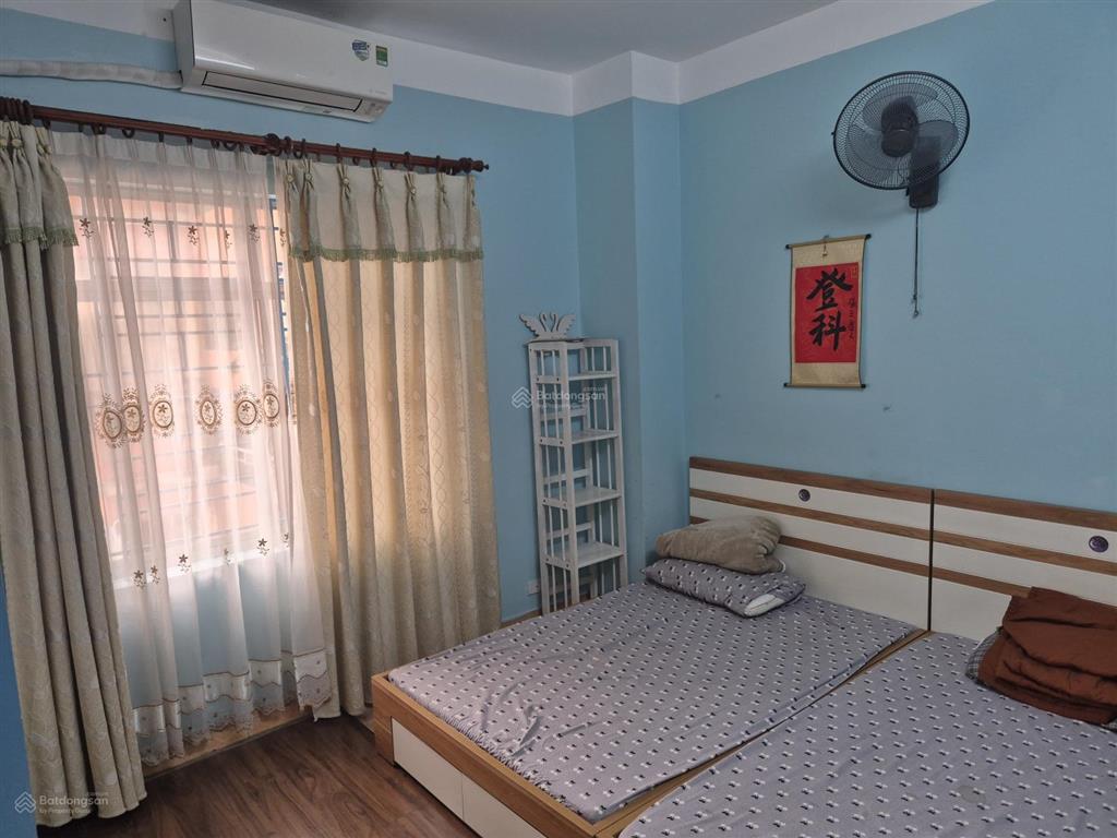 Nhà tầng 10, ct2b, 2pn, 1pk, 1 bếp, 1vs, 1 ban công, để lại toàn bộ trang thiết bị xịn, về ở ngay