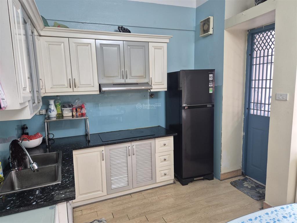 Nhà tầng 10, ct2b, 2pn, 1pk, 1 bếp, 1vs, 1 ban công, để lại toàn bộ trang thiết bị xịn, về ở ngay