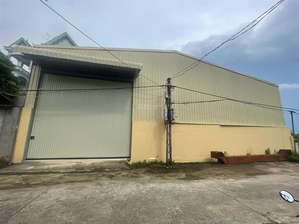 Cho thuê 1000m nhà xưởng mới dựng, khung thép chắc chắc, xe container đỗ cửa