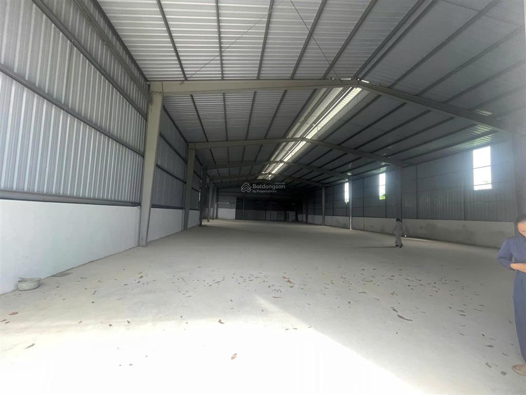 Cho thuê 1000m nhà xưởng mới dựng, khung thép chắc chắc, xe container đỗ cửa