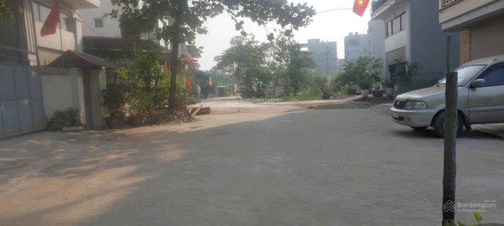 Cho thuê xưởng 2 tầng tại tân lập, tổng diện tích là 700m²