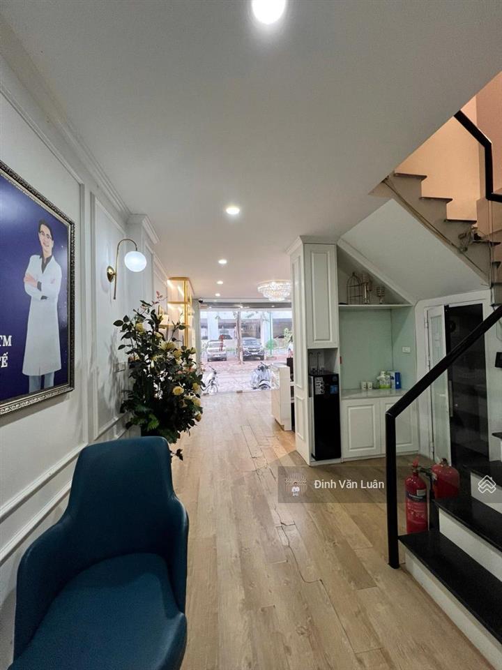 80m2, mt 7.2m x 9 tầng lô góc, đường pl 2 ô tô chạy vòng quanh, giá 35 tỷ