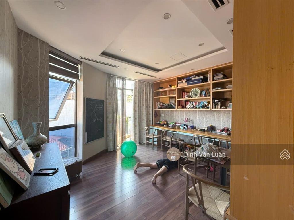 Lô góc! pl 2 ô tô, 8 tầng 1 tum, 80m2, mt 7.2m, giá 35 tỷ