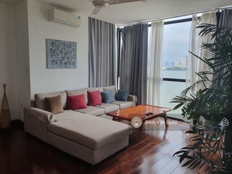 350m2, mt 12m, nở hậu nhẹ, giá 350 tỷ, mặt đường vip