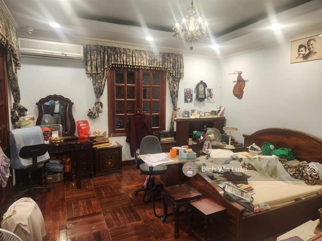 Lô góc! 163.2m2, mt 8.5m, đường 2 ô tô tránh + vỉa hè, 5 tầng, giá 78 tỷ