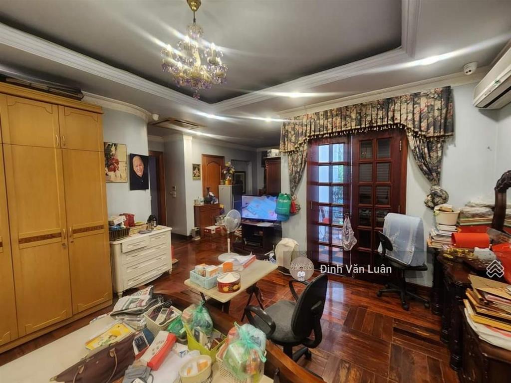 Lô góc! 163.2m2, mt 8.5m, đường 2 ô tô tránh + vỉa hè, 5 tầng, giá 78 tỷ