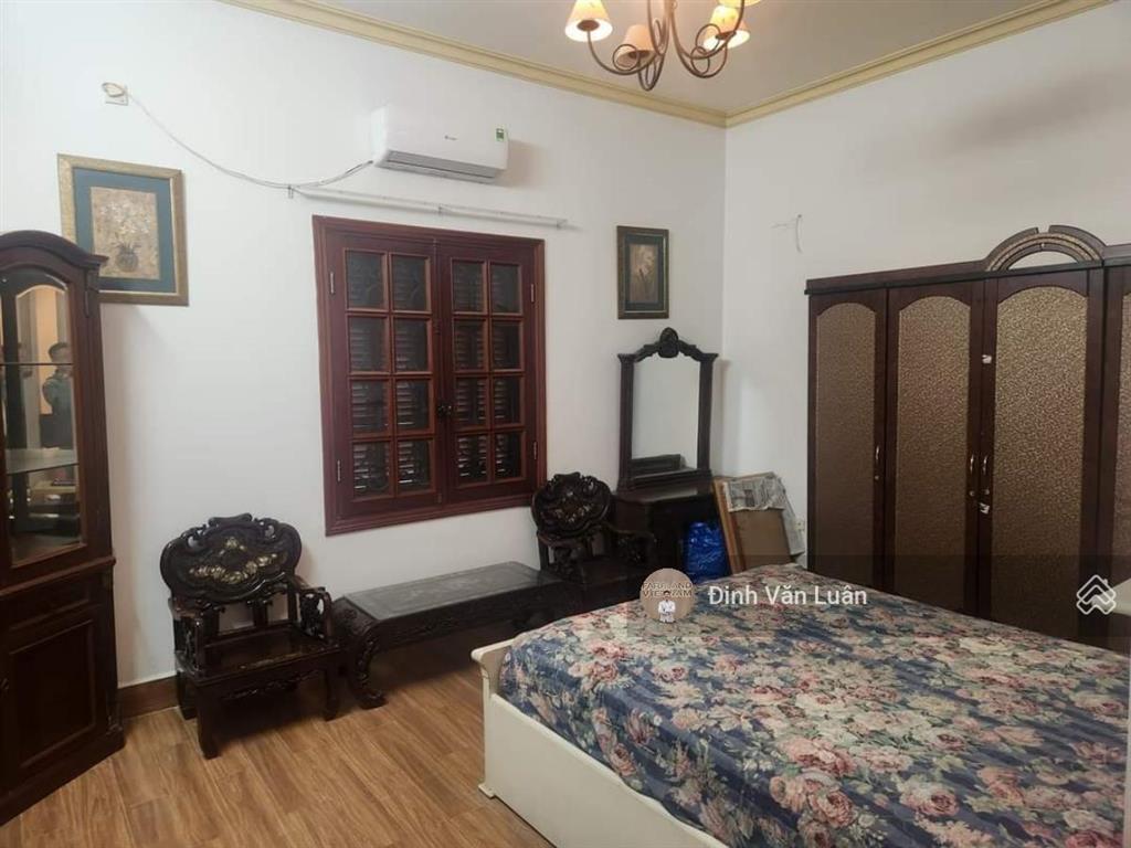 Lô góc! 163.2m2, mt 8.5m, đường 2 ô tô tránh + vỉa hè, 5 tầng, giá 78 tỷ